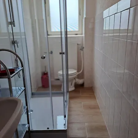 Keller's An Der Saale Apartment
