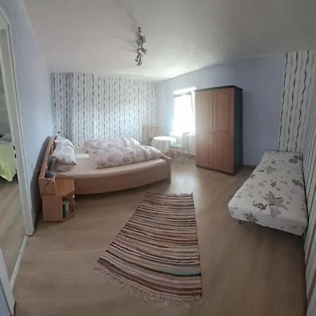 Keller's An Der Saale Apartment *